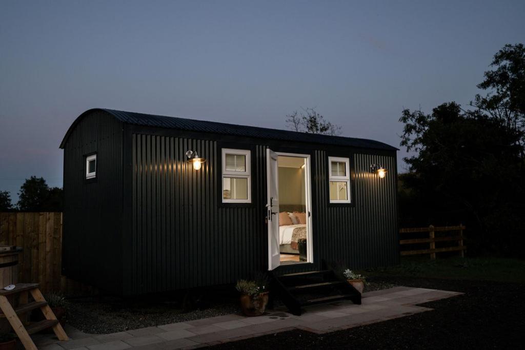 Barfield Shepherds Hut แมกเฮอราเฟลท์ ภายนอก รูปภาพ