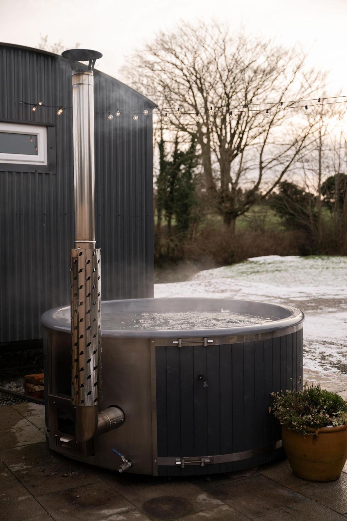 Barfield Shepherds Hut แมกเฮอราเฟลท์ ภายนอก รูปภาพ